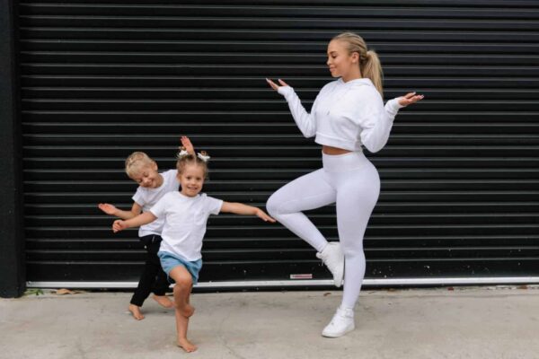 Tammy Hembrow Net Worth 2020, Career, Personal Life